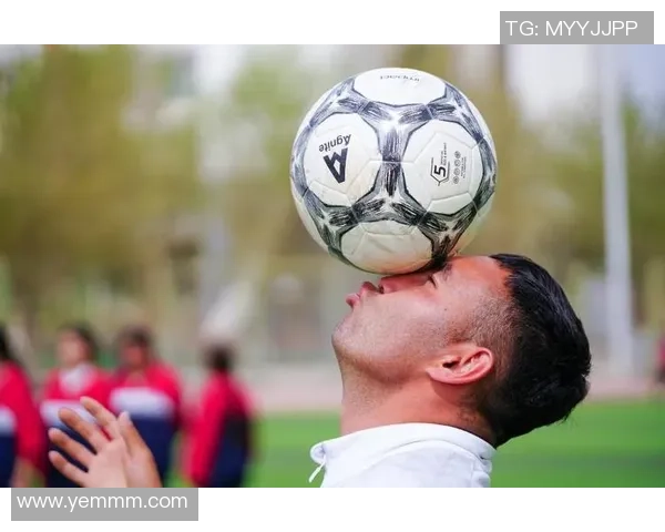 深情足球：球星如何在绿茵场上书写属于自己的传奇与梦想